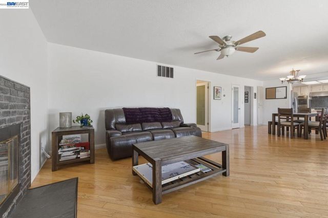 3917 Warbler Dr, Antioch, CA 94509