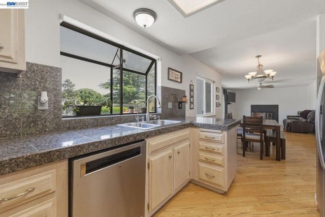 3917 Warbler Dr, Antioch, CA 94509