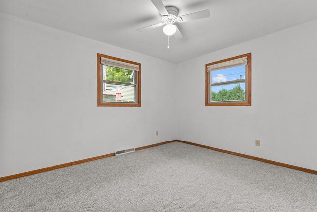 826 W WEILAND AVENUE, Appleton, WI 54914