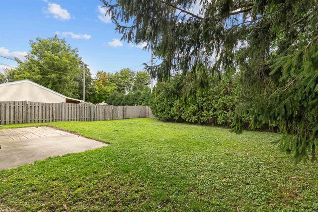 826 W WEILAND AVENUE, Appleton, WI 54914