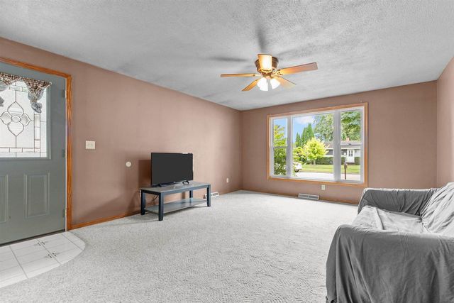 826 W WEILAND AVENUE, Appleton, WI 54914