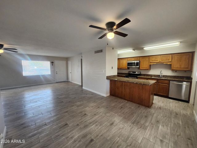 3136 W PORT AU PRINCE Lane, Phoenix, AZ 85053