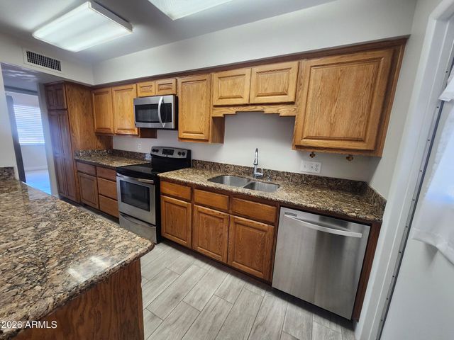 3136 W PORT AU PRINCE Lane, Phoenix, AZ 85053