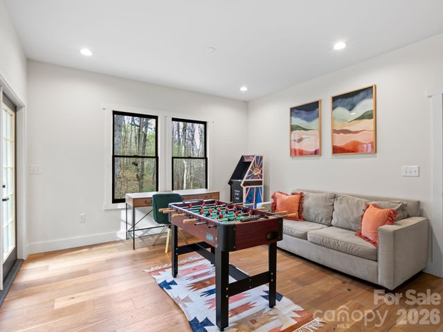 291 Webb Cove Road, Asheville, NC 28804