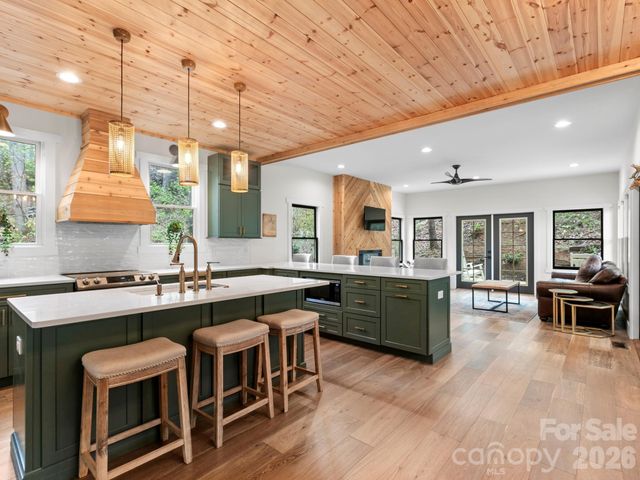 291 Webb Cove Road, Asheville, NC 28804