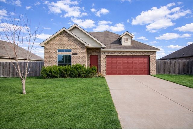 503 W Stoney Point Road, Rogers, AR 72758