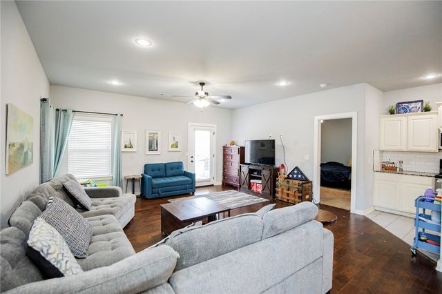 503 W Stoney Point Road, Rogers, AR 72758