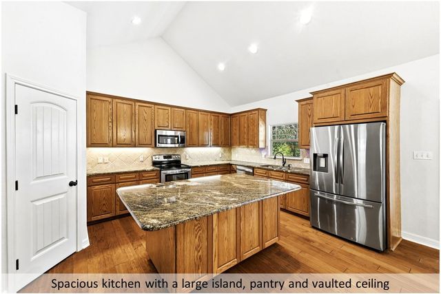 170 Woodland CT, Bastrop, TX 78602