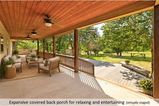 170 Woodland CT, Bastrop, TX 78602