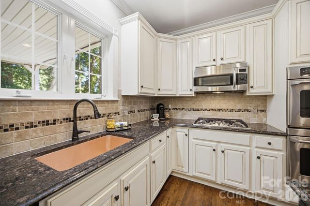16043 Agincourt Drive, Huntersville, NC 28078