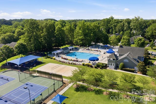 16043 Agincourt Drive, Huntersville, NC 28078