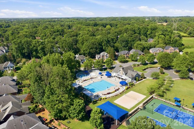 16043 Agincourt Drive, Huntersville, NC 28078