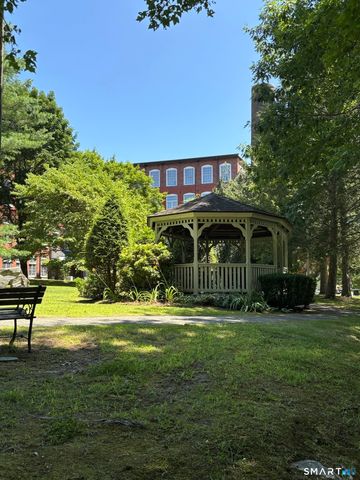 45 Main Street 205, Plainfield, CT 06374