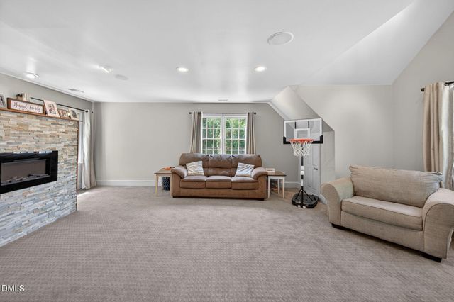 105 Fifemoor Court, Cary, NC 27518