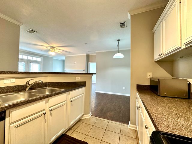 45 Sycamore Avenue 635, Charleston, SC 29407