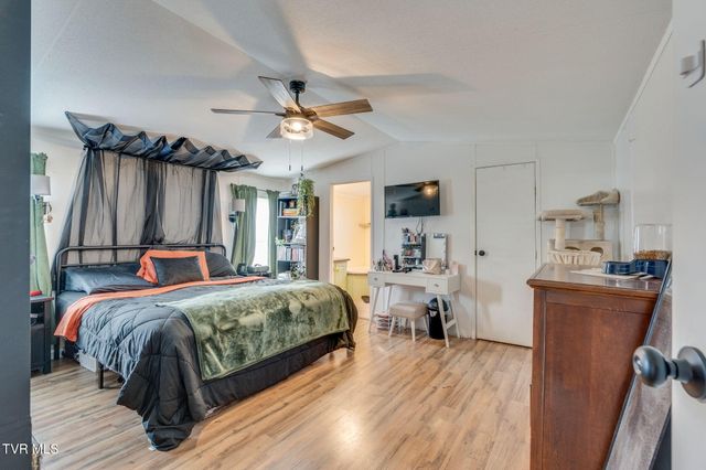 145 Lc Mckee Road, Jonesborough, TN 37659