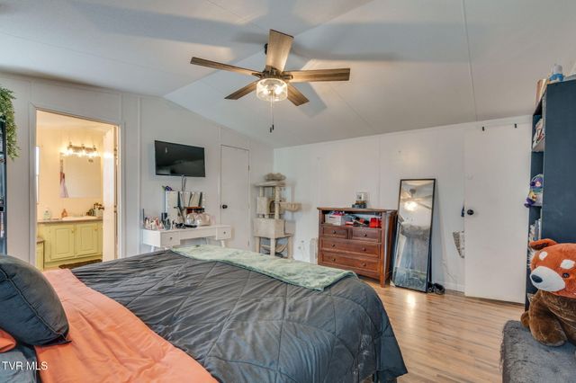 145 Lc Mckee Road, Jonesborough, TN 37659