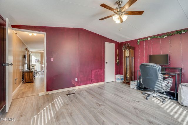 145 Lc Mckee Road, Jonesborough, TN 37659