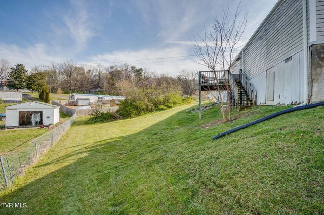 145 Lc Mckee Road, Jonesborough, TN 37659