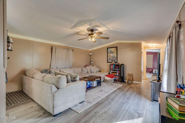 145 Lc Mckee Road, Jonesborough, TN 37659