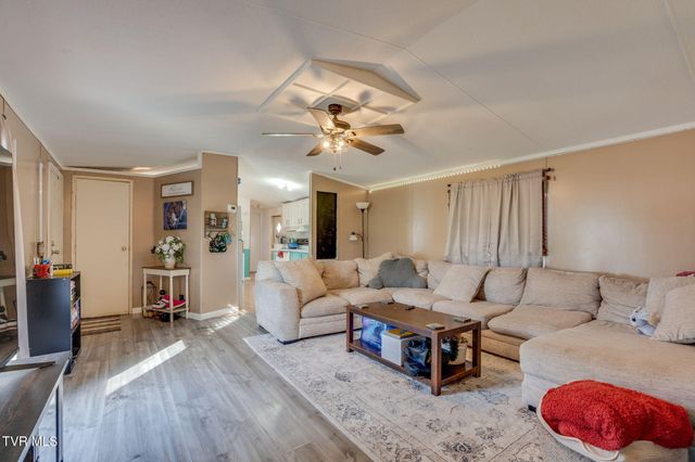 145 Lc Mckee Road, Jonesborough, TN 37659