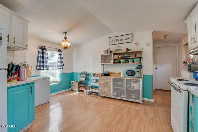 145 Lc Mckee Road, Jonesborough, TN 37659