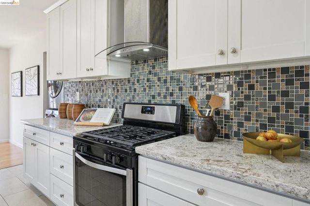 727 40Th St, Richmond, CA 94805