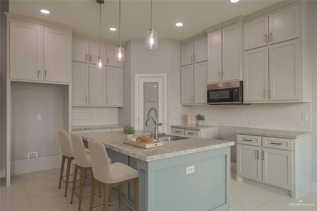 3000 E Tamarindo Avenue, Hidalgo, TX 78557