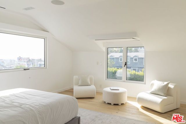 1330 Londonderry Place, Los Angeles, CA 90069