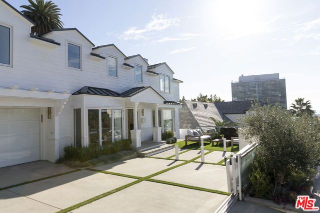 1330 Londonderry Place, Los Angeles, CA 90069