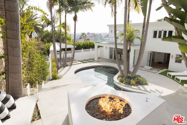 1330 Londonderry Place, Los Angeles, CA 90069