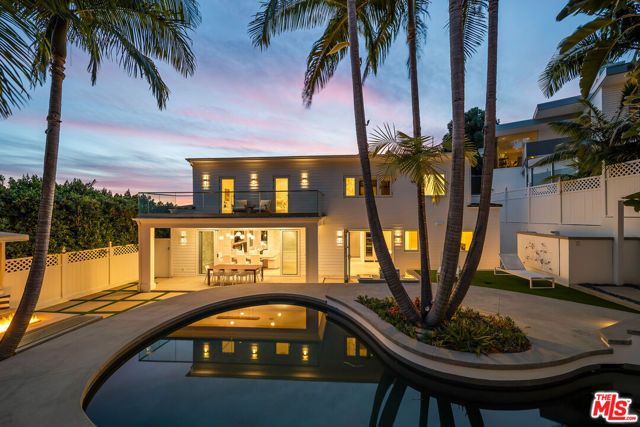 1330 Londonderry Place, Los Angeles, CA 90069