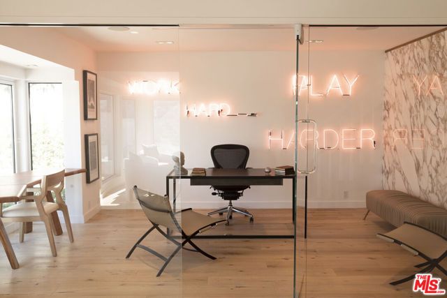 1330 Londonderry Place, Los Angeles, CA 90069