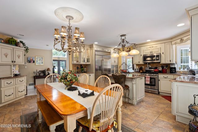 34 Kara Court, Matawan, NJ 07747