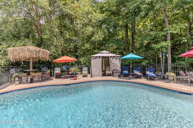 34 Kara Court, Matawan, NJ 07747