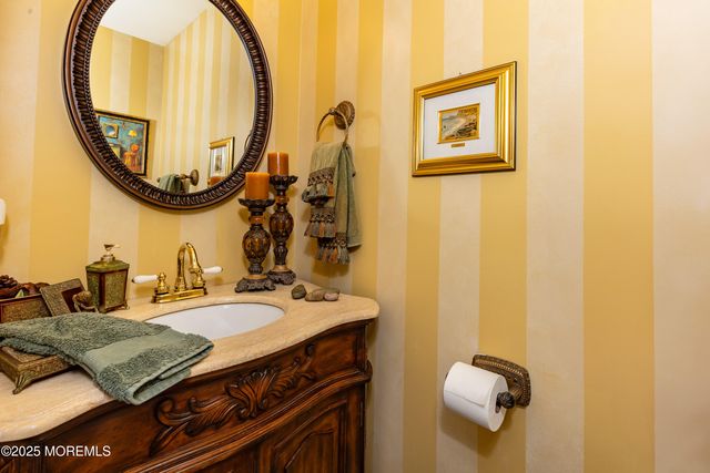 34 Kara Court, Matawan, NJ 07747