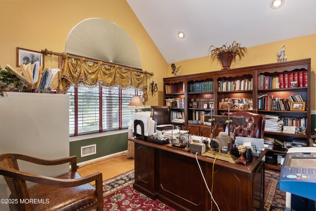 34 Kara Court, Matawan, NJ 07747