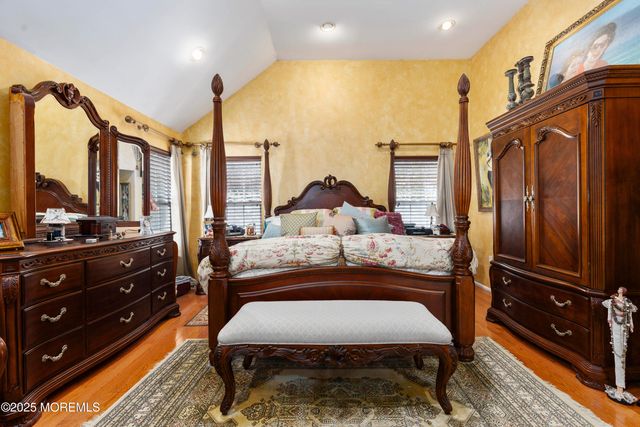 34 Kara Court, Matawan, NJ 07747
