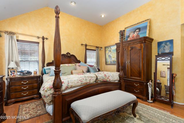 34 Kara Court, Matawan, NJ 07747
