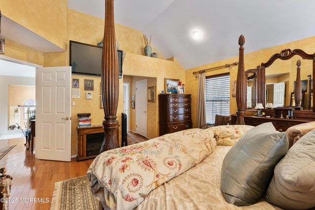 34 Kara Court, Matawan, NJ 07747