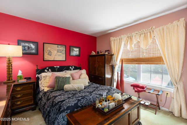 34 Kara Court, Matawan, NJ 07747