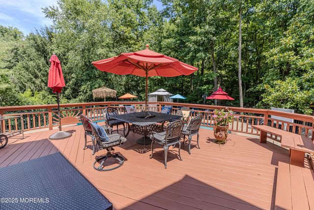 34 Kara Court, Matawan, NJ 07747