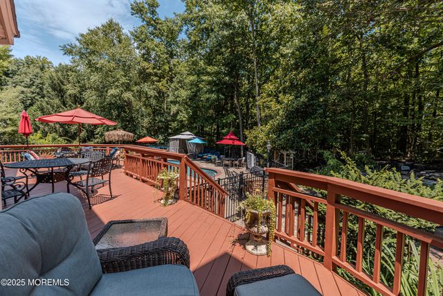 34 Kara Court, Matawan, NJ 07747