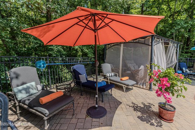 34 Kara Court, Matawan, NJ 07747