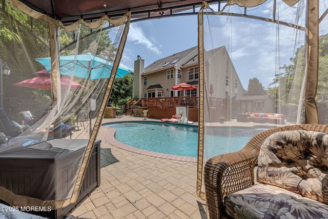 34 Kara Court, Matawan, NJ 07747