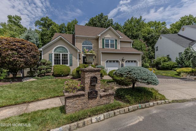 34 Kara Court, Matawan, NJ 07747