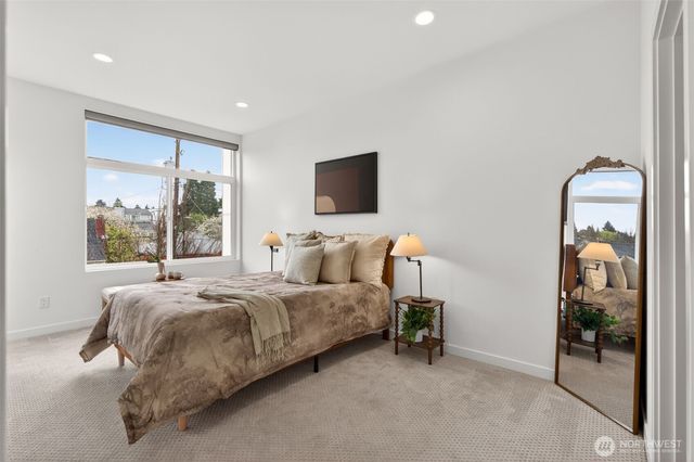 945 NW 56th Street, Seattle, WA 98107
