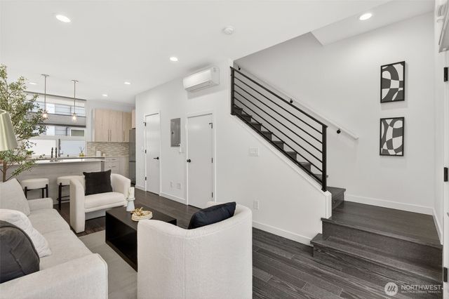 945 NW 56th Street, Seattle, WA 98107