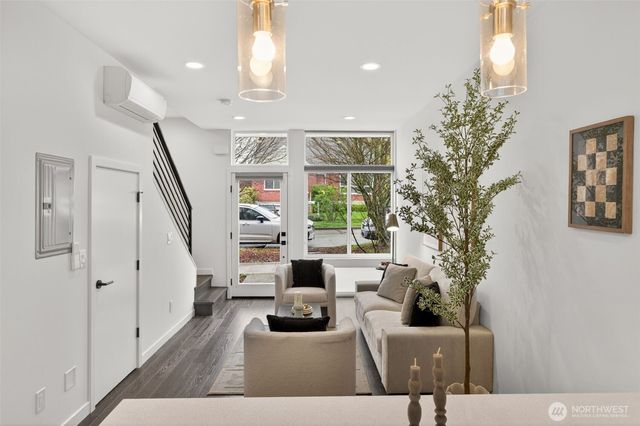 945 NW 56th Street, Seattle, WA 98107