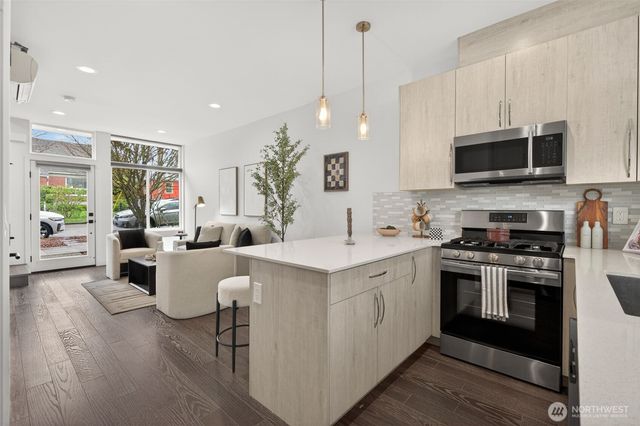 945 NW 56th Street, Seattle, WA 98107